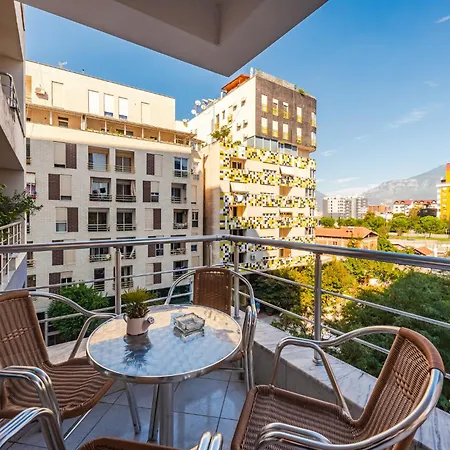 Bright L 15-min Walk To Center Appartement