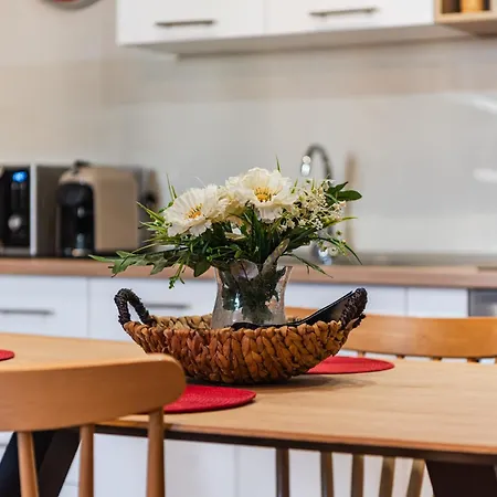 Bright L 15-min Walk To Center Appartamento