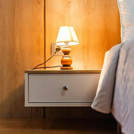 Bright L 15-min Walk To Center *