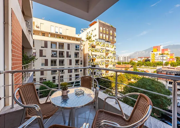 Bright L 15-min Walk To Center Appartement