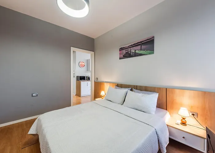 Bright L 15-min Walk To Center Appartement Tirana