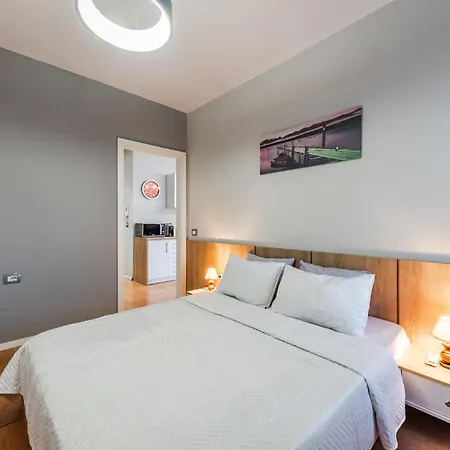 Bright L 15-min Walk To Center Appartement Tirana