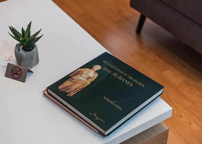 Lejlighed Bright L 15-min Walk To Center Tirana